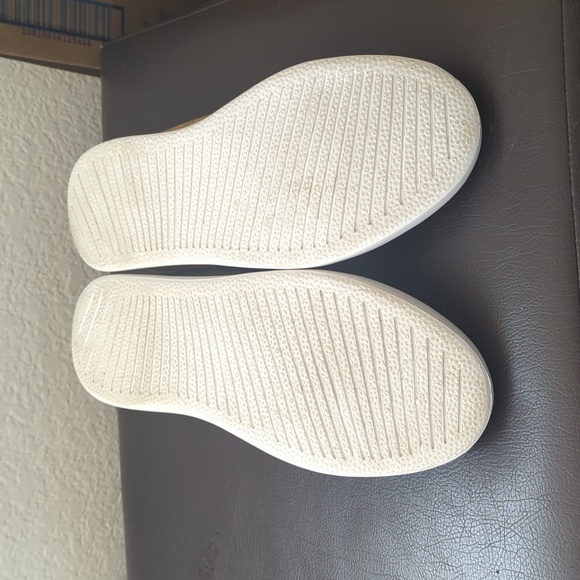 Like New Allbirds Tree Lounger slip on shoe in Hazy Beige women’s size 9 - Picture 2 of 3